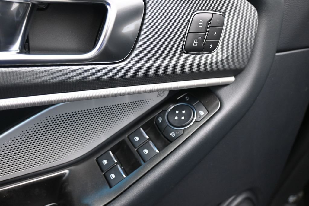 New 2026 Agate Black Metallic Ford ST image 11