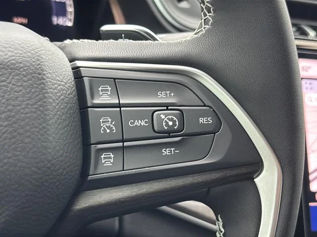 New 2025 Gray Jeep Limited image 31