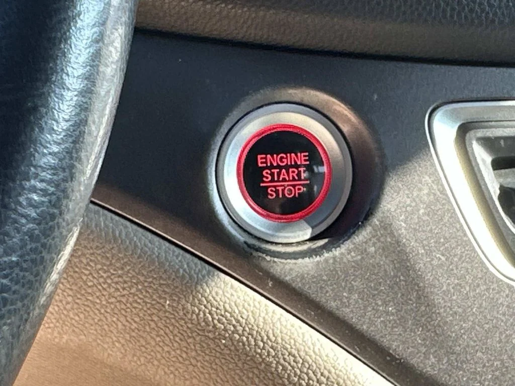 Used 2016  Honda EX-L image 32