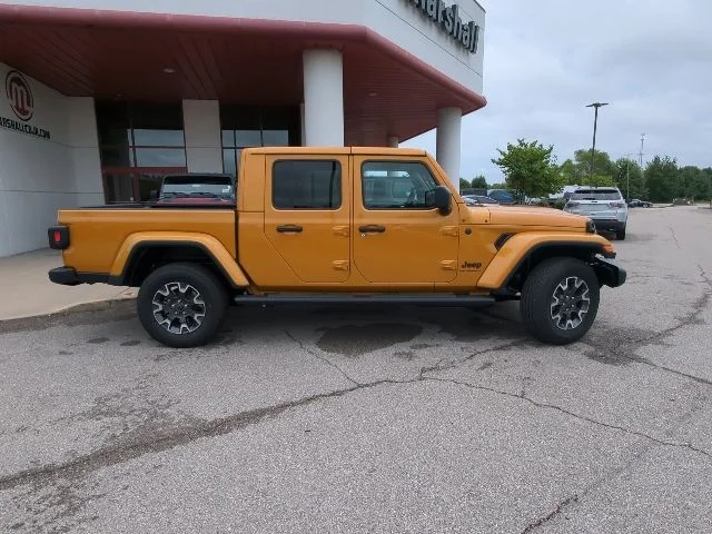 New 2026 Goldilocks Exterior Paint Jeep Sahara image 31