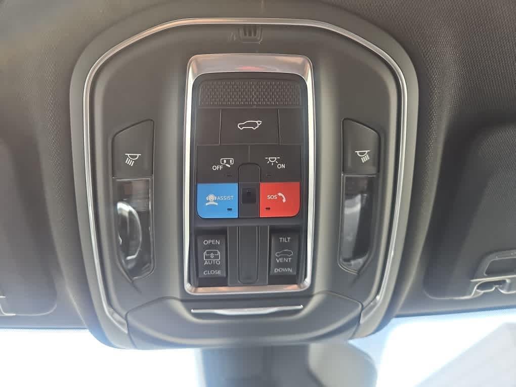 New 2026 Silver Zynith Jeep Laredo Altitude image 32
