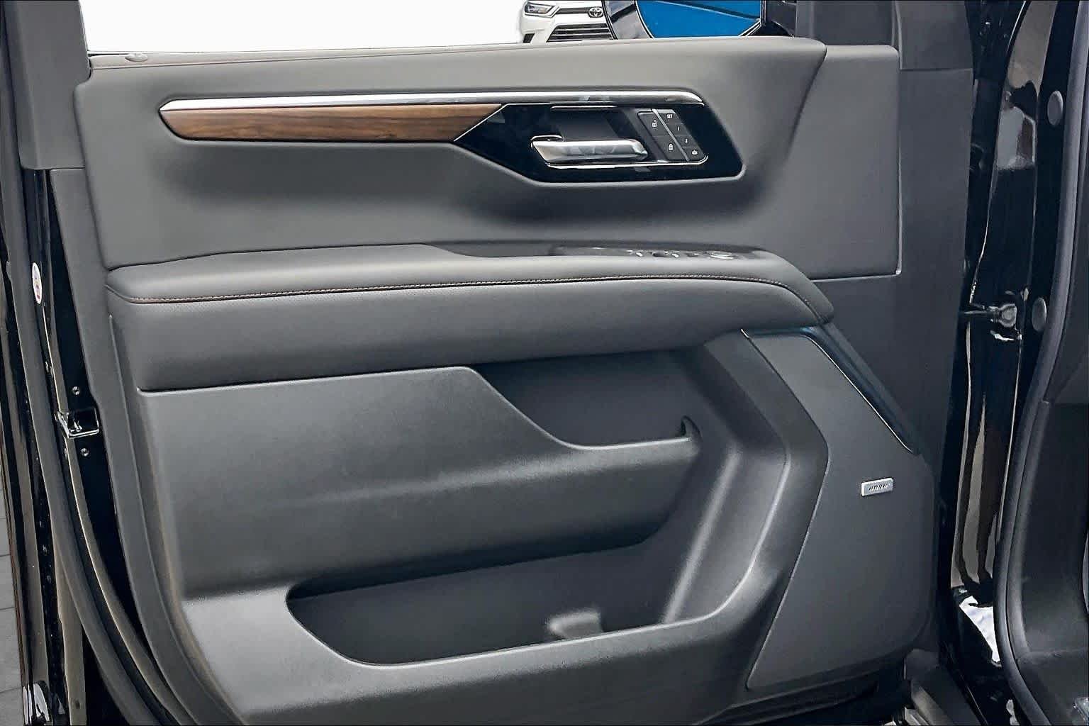 2026 Chevrolet Suburban High Country - Photo 10