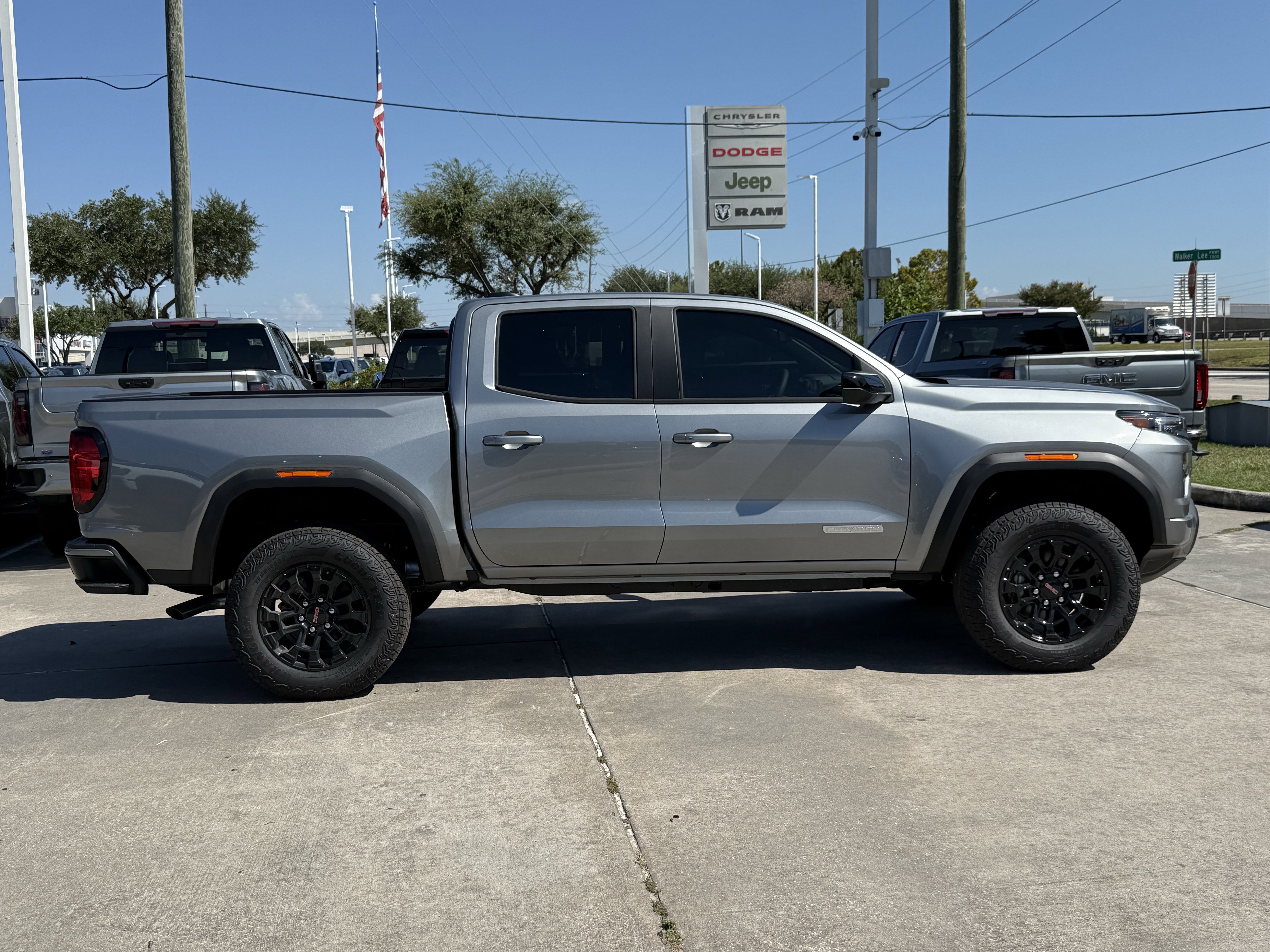 New 2026 Sterling Metallic GMC Elevation image 3