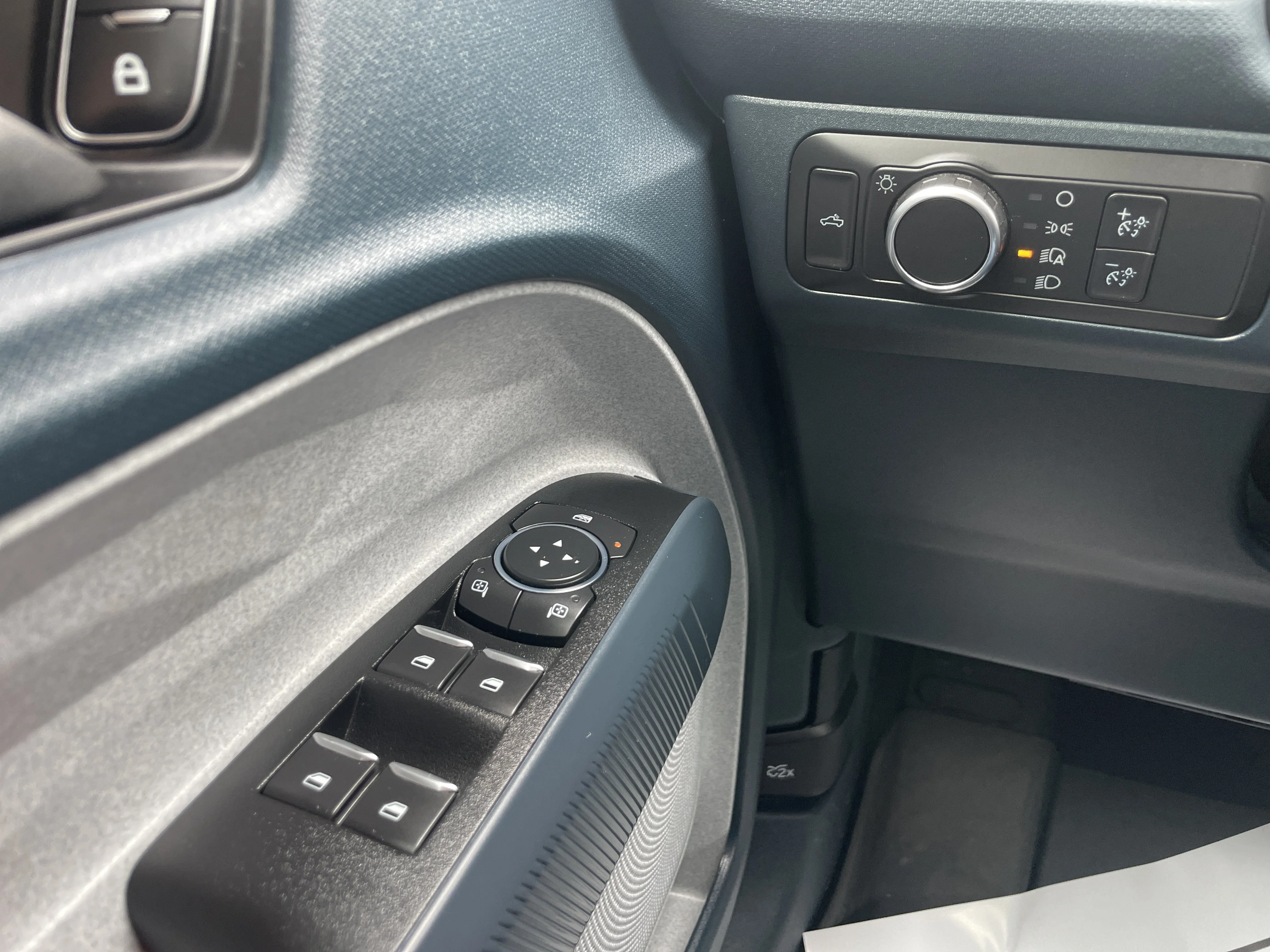 Used 2022 Iconic Silver Metallic Ford XLT AWD SuperCrew image 22