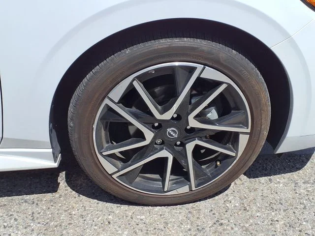 Certified Used 2025 White Nissan SR image 23