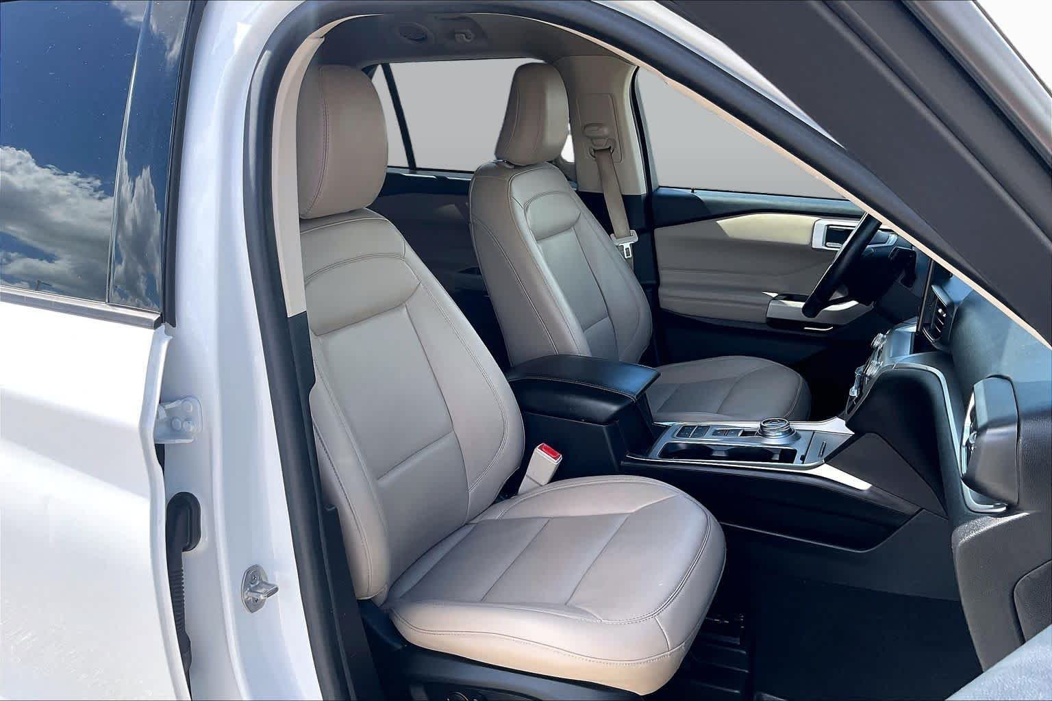 Used 2022 Oxford White Ford XLT image 16