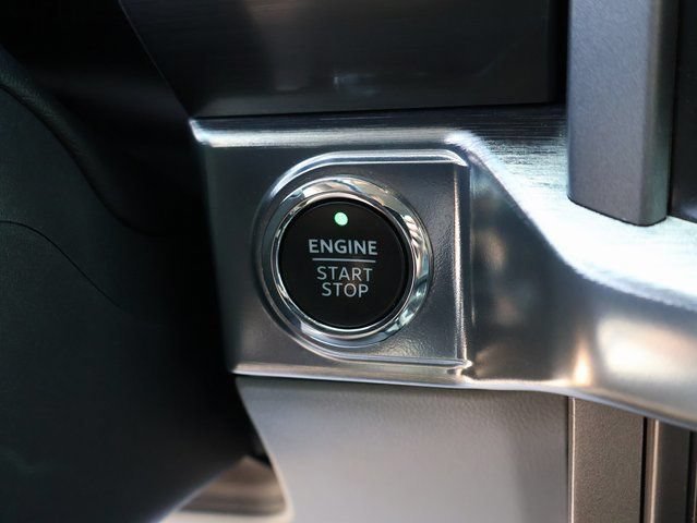 Used 2021 Black Ford LARIAT image 29