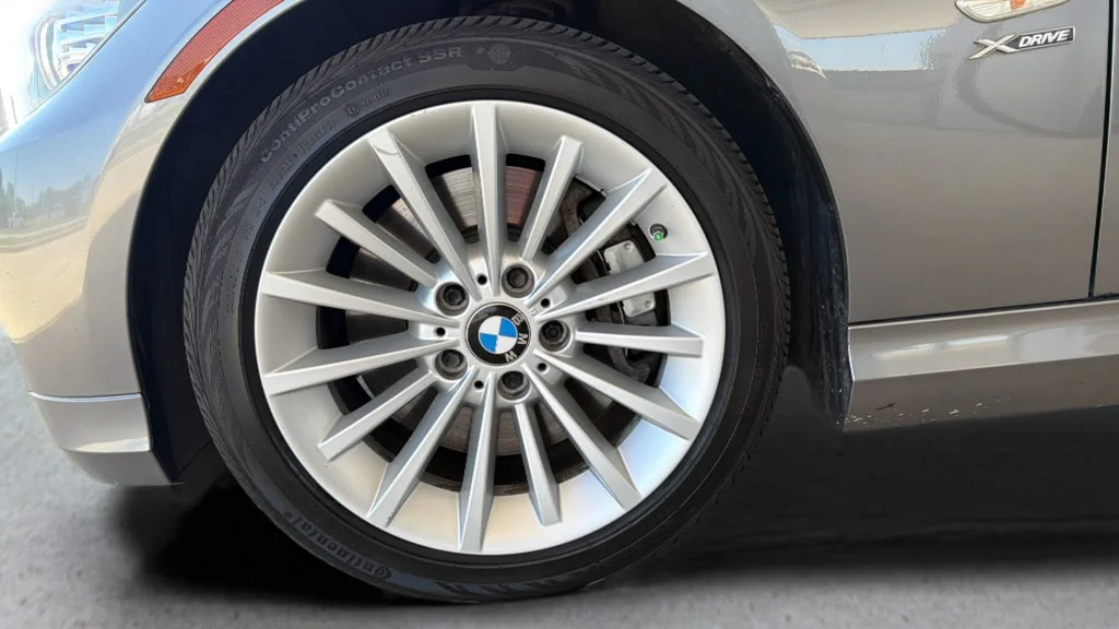 Used 2010 Space Gray BMW  image 12