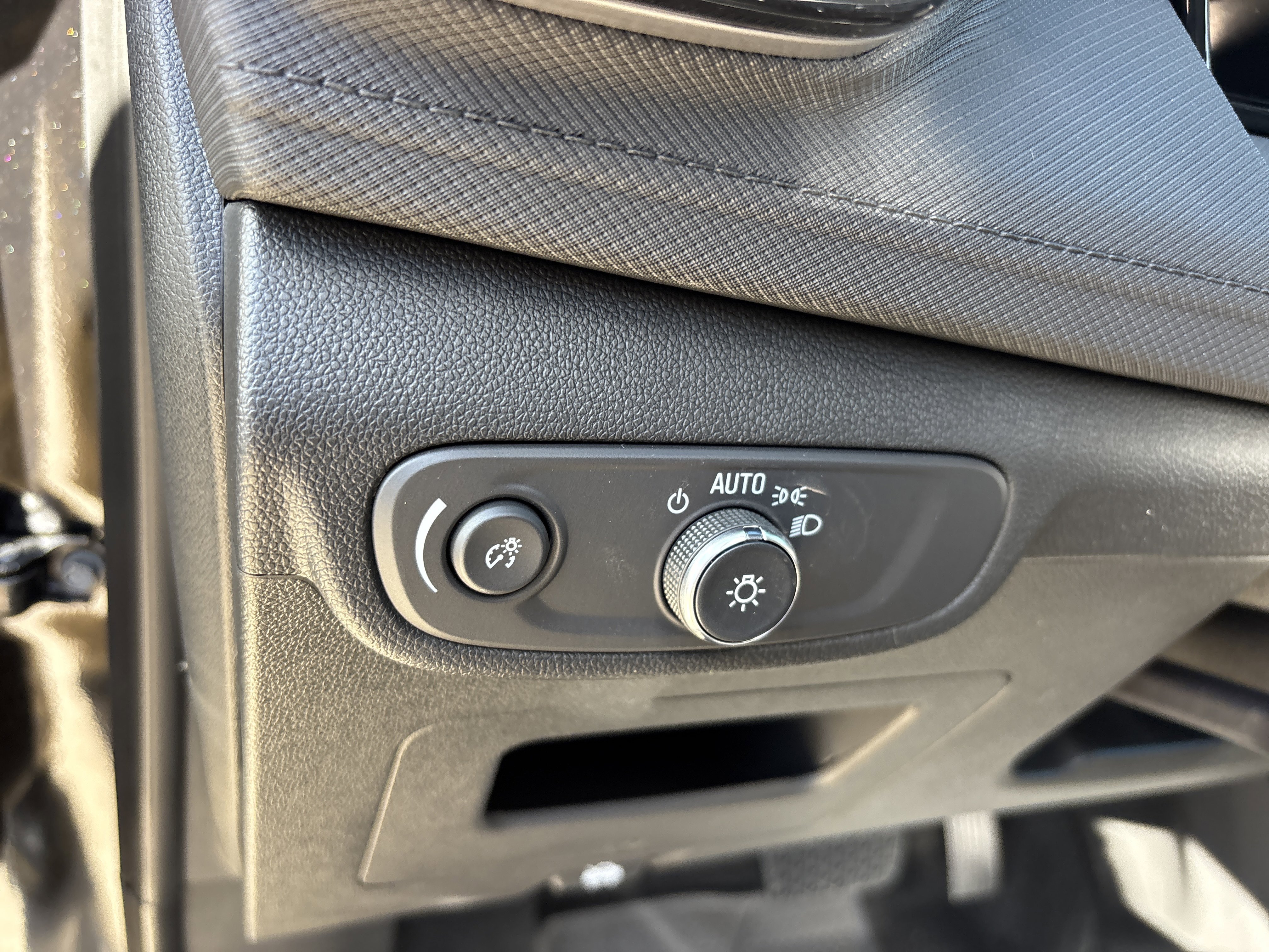 New 2026 Mosaic Black Metallic Chevrolet LT image 23