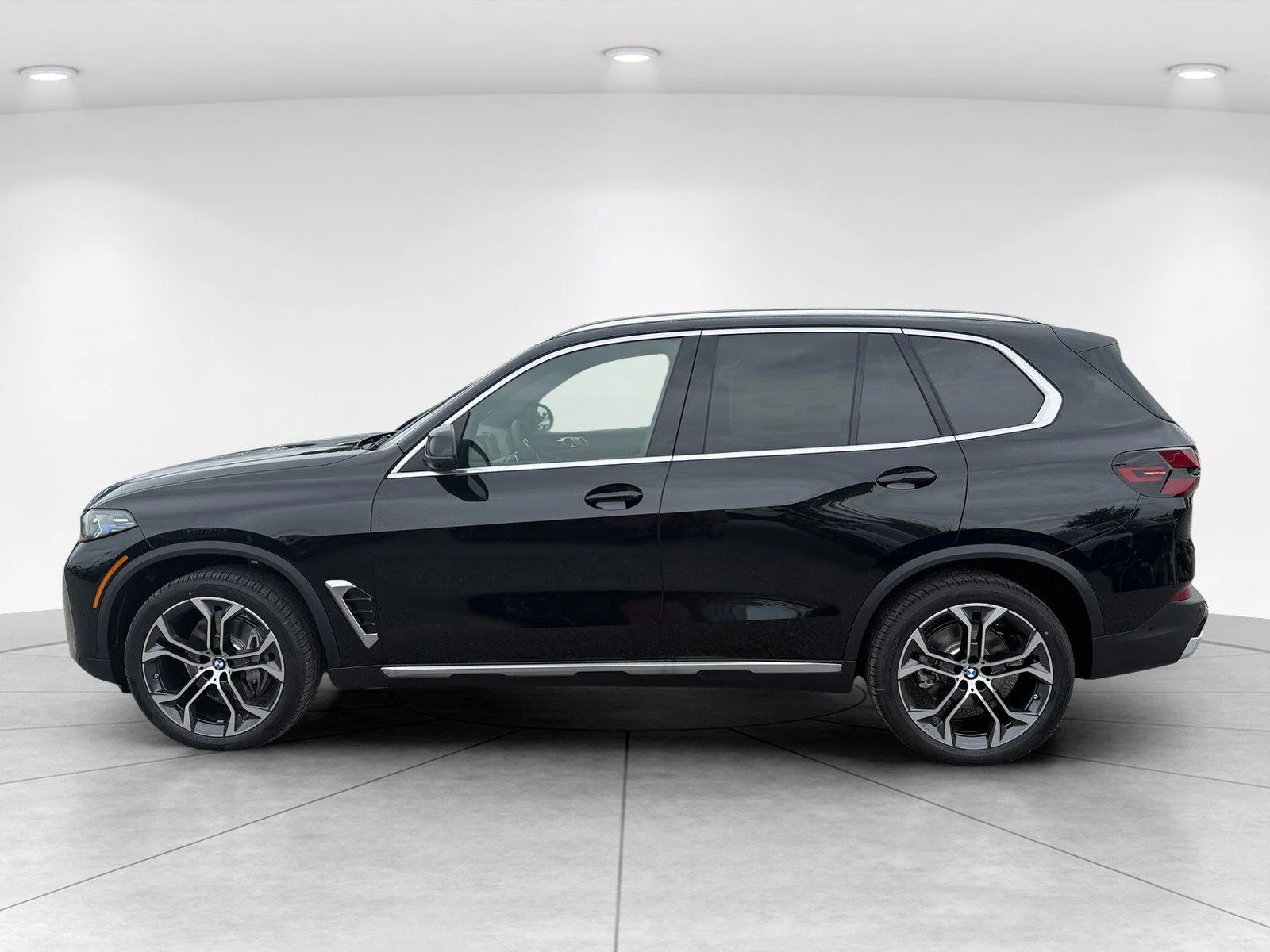 New 2026 Black Sapphire Metallic BMW xDrive40i image 7
