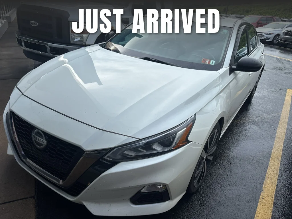 Used 2020 Pearl White Tricoat Nissan 2.5 SR image 1