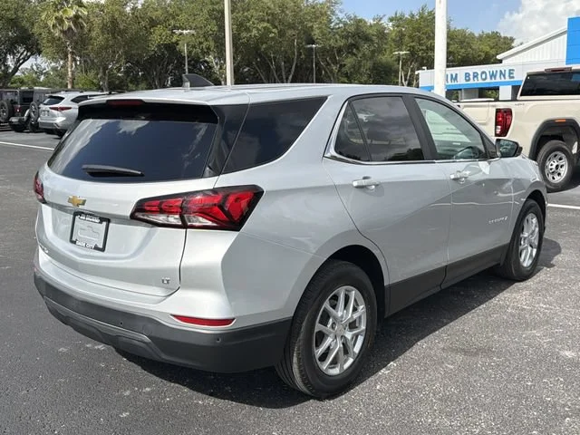 Used 2022 Silver Ice Metallic Chevrolet LT image 4