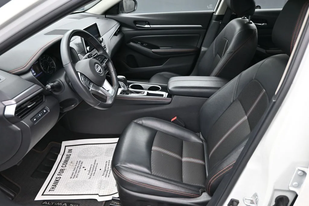 Used 2025 White Nissan 2.5 SR image 11