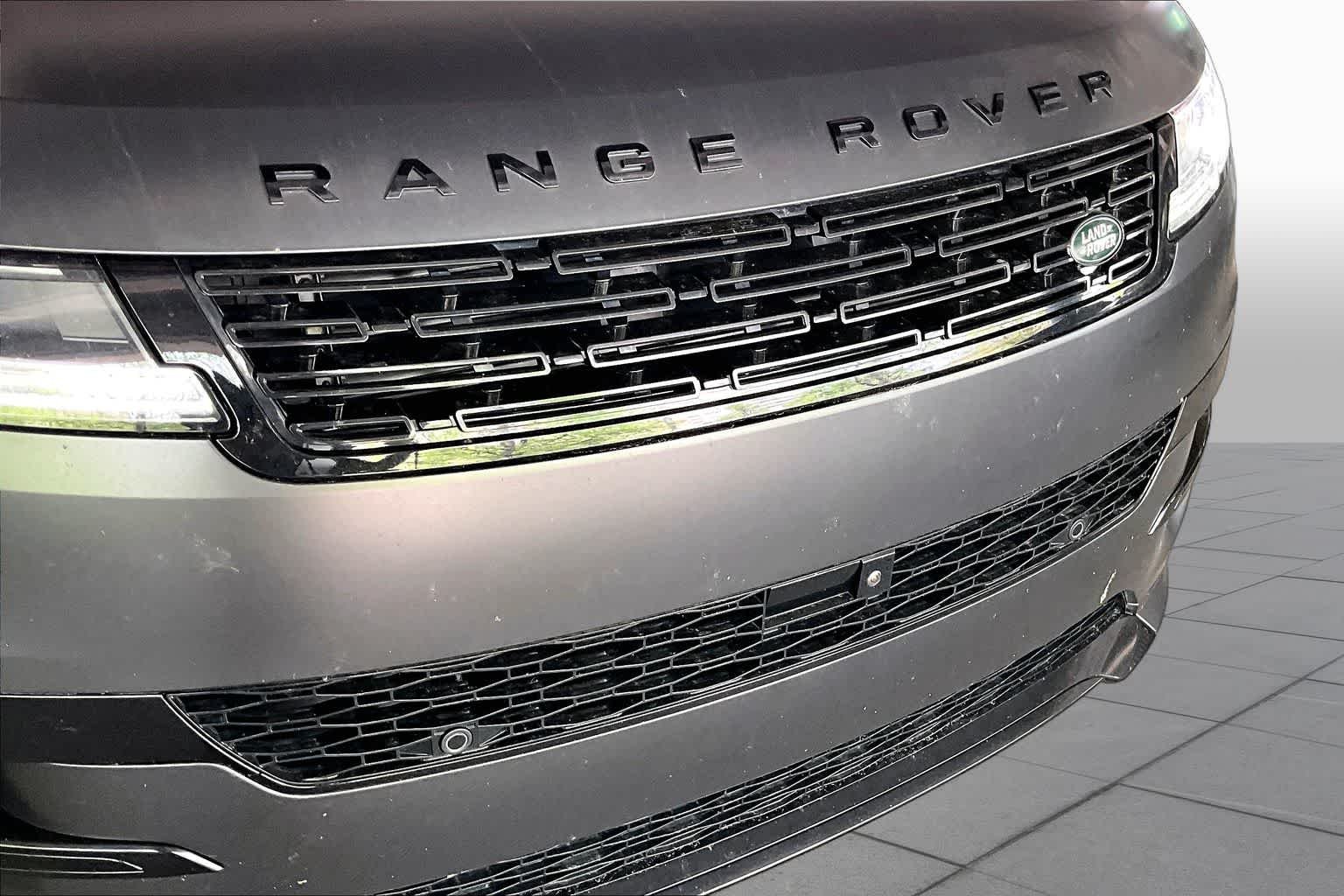Used 2025 Carpathian Grey Premium Metallic Land Rover Dynamic SE image 36
