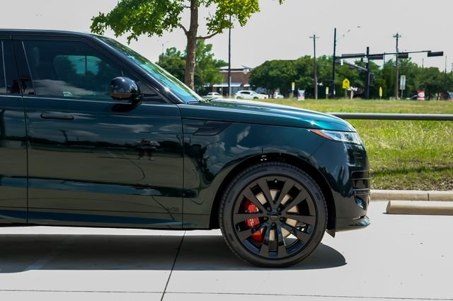 New 2026  Land Rover Dynamic SE image 9