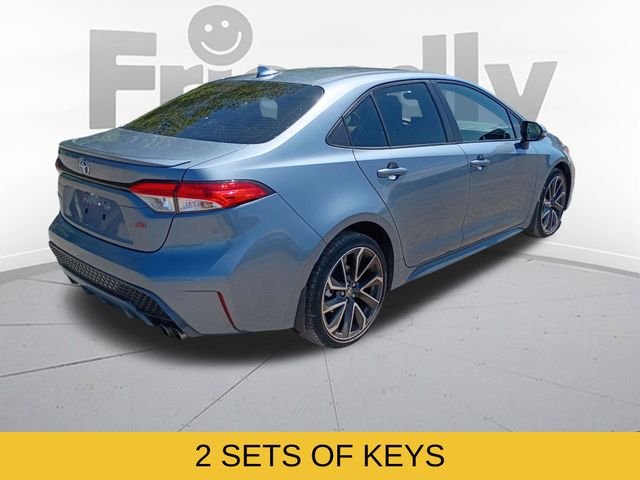 Used 2022  Toyota SE image 5