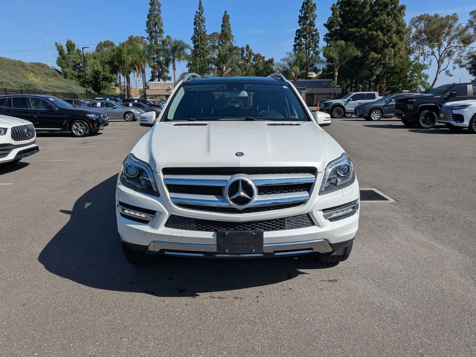 Used 2015 Diamond White Metallic Mercedes-Benz GL 450 image 2