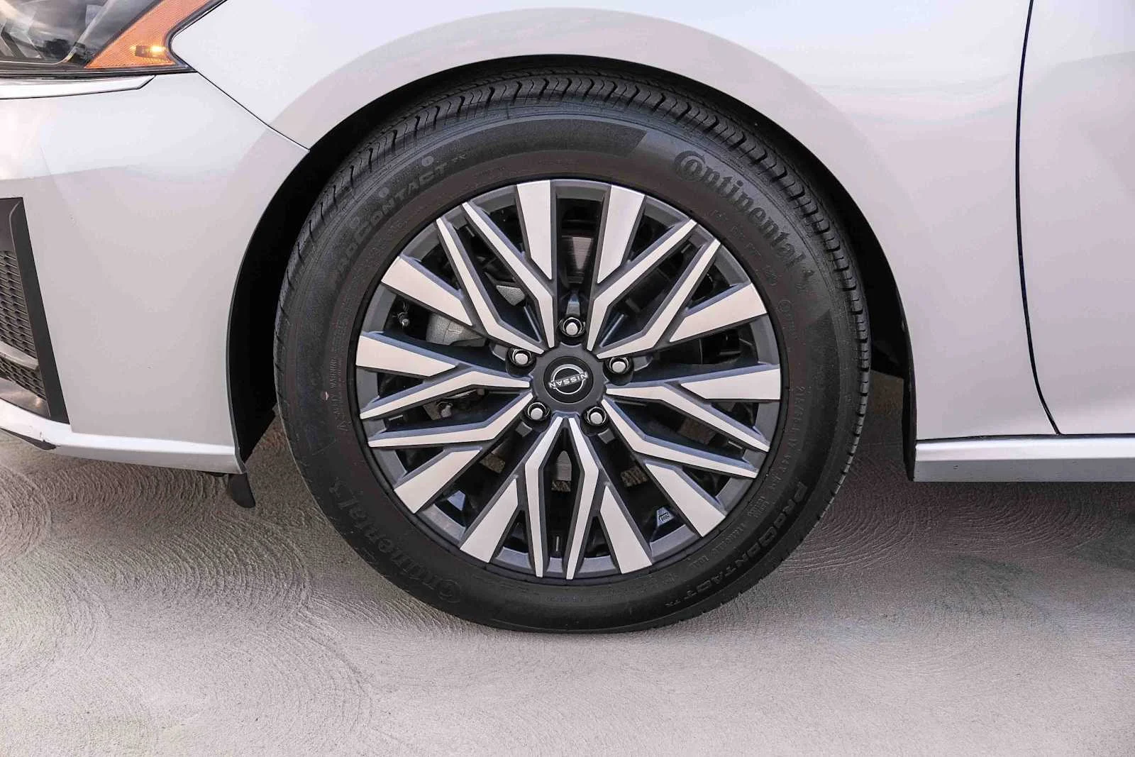 2024 Nissan Altima SV - Photo 10