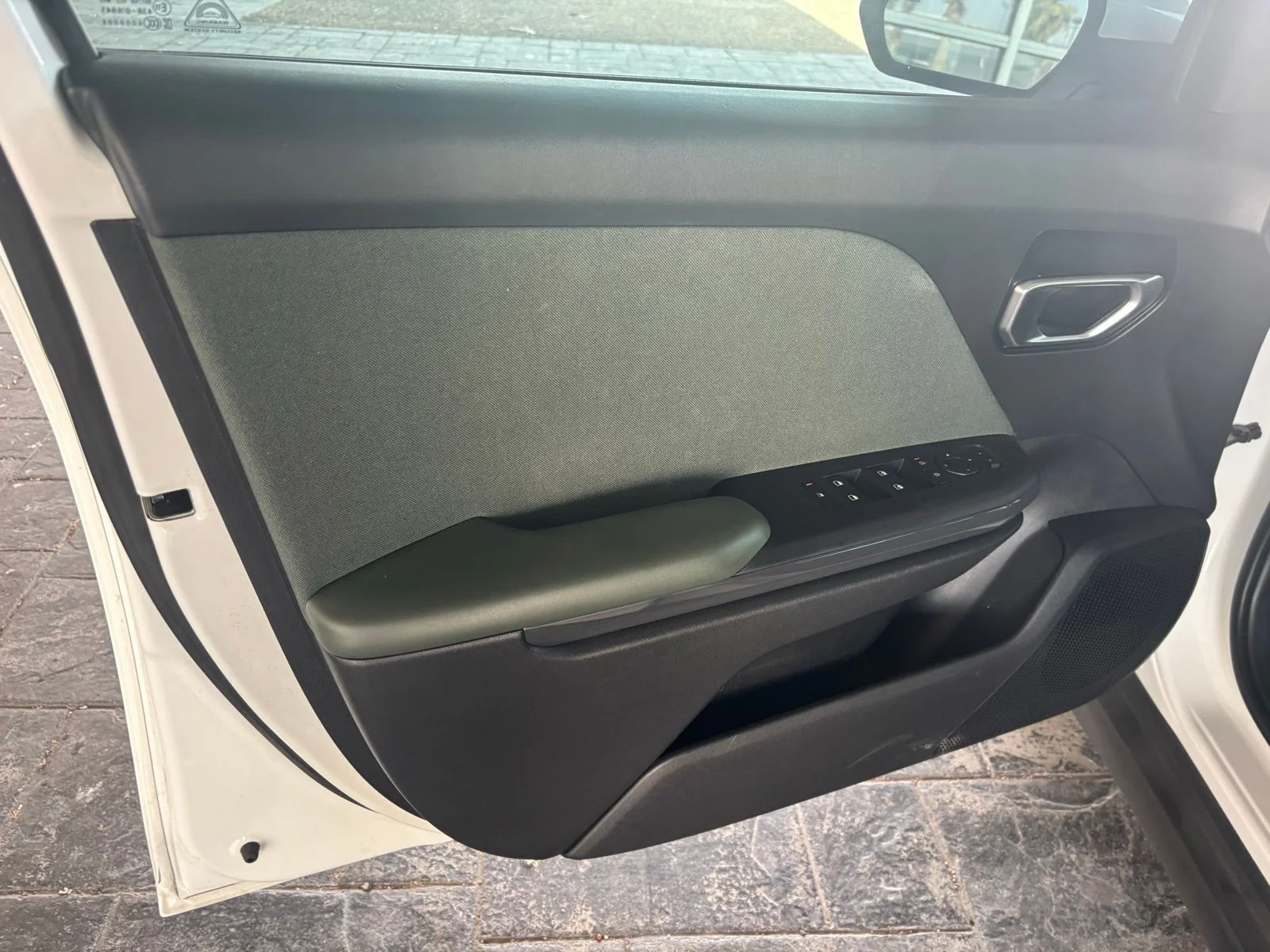 Used 2025 White Kia EX image 9