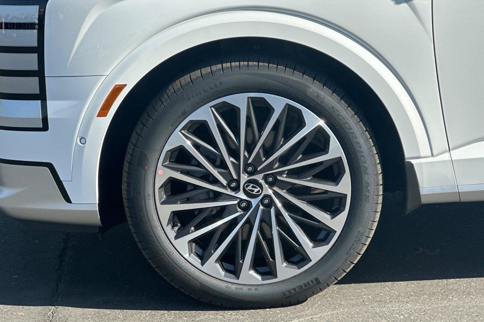 New 2027 Creamy White Pearl Hyundai Calligraphy image 26