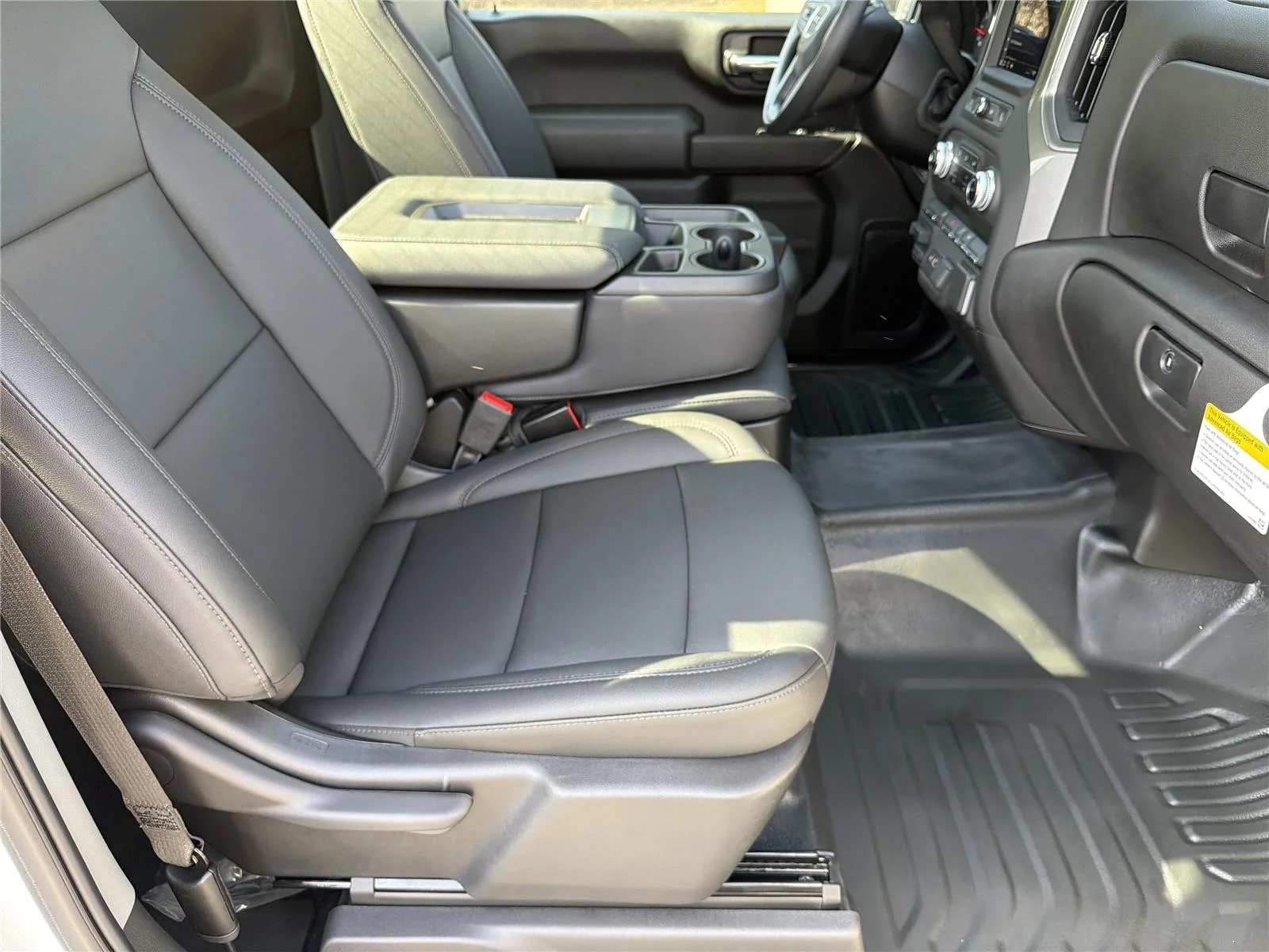 2025 GMC Sierra 2500HD Pro - Photo 11