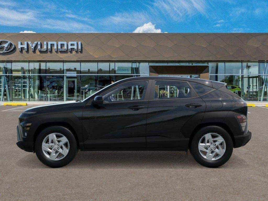 New 2027  Hyundai SE FWD image 3