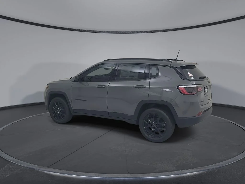 New 2026 Sting-Gray Clearcoat Jeep Latitude image 10