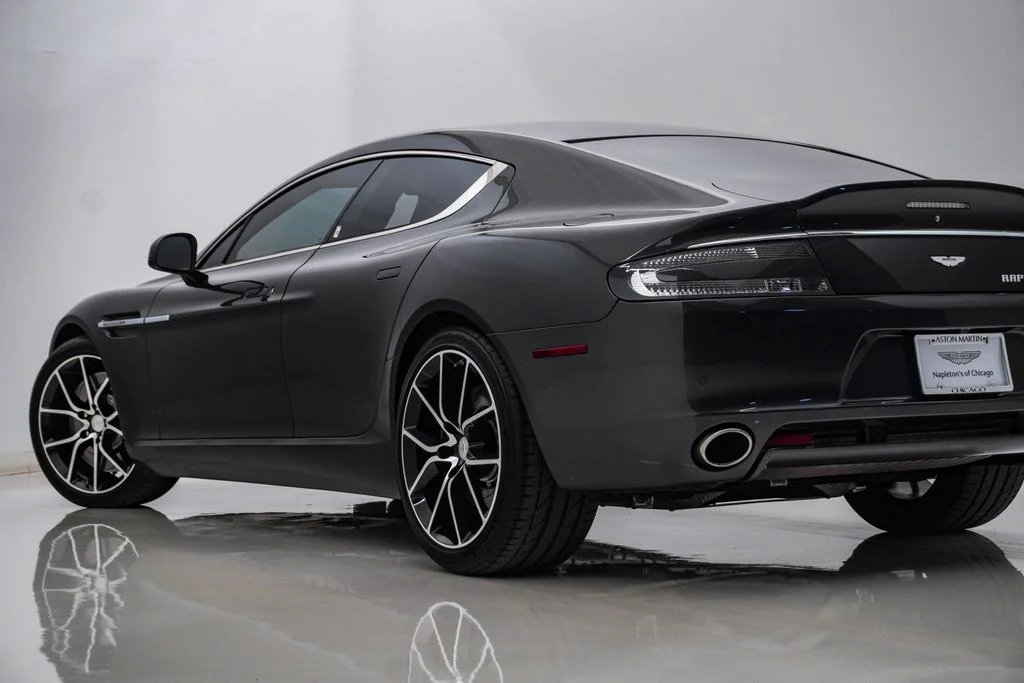 Used 2015 Meteorite Silver Aston Martin  image 9