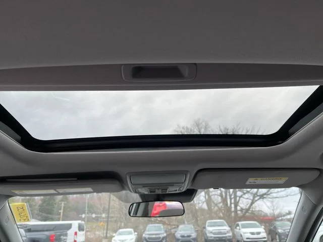 Used 2018  Honda EX image 18
