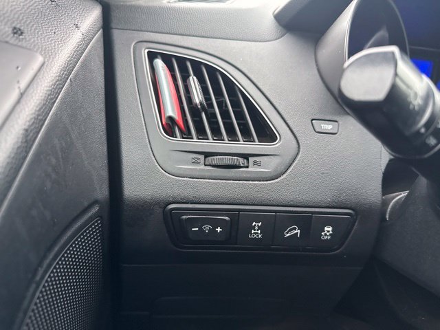 Used 2013 Silver Hyundai GLS image 14