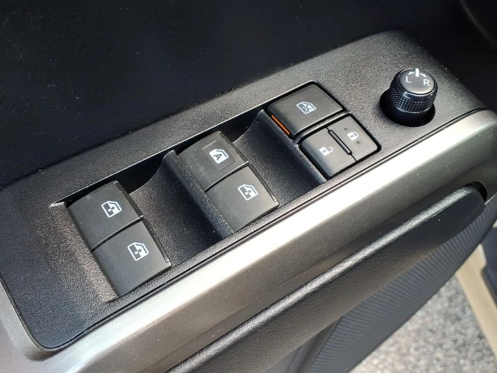 Used 2020 Beige Toyota SR5 image 12