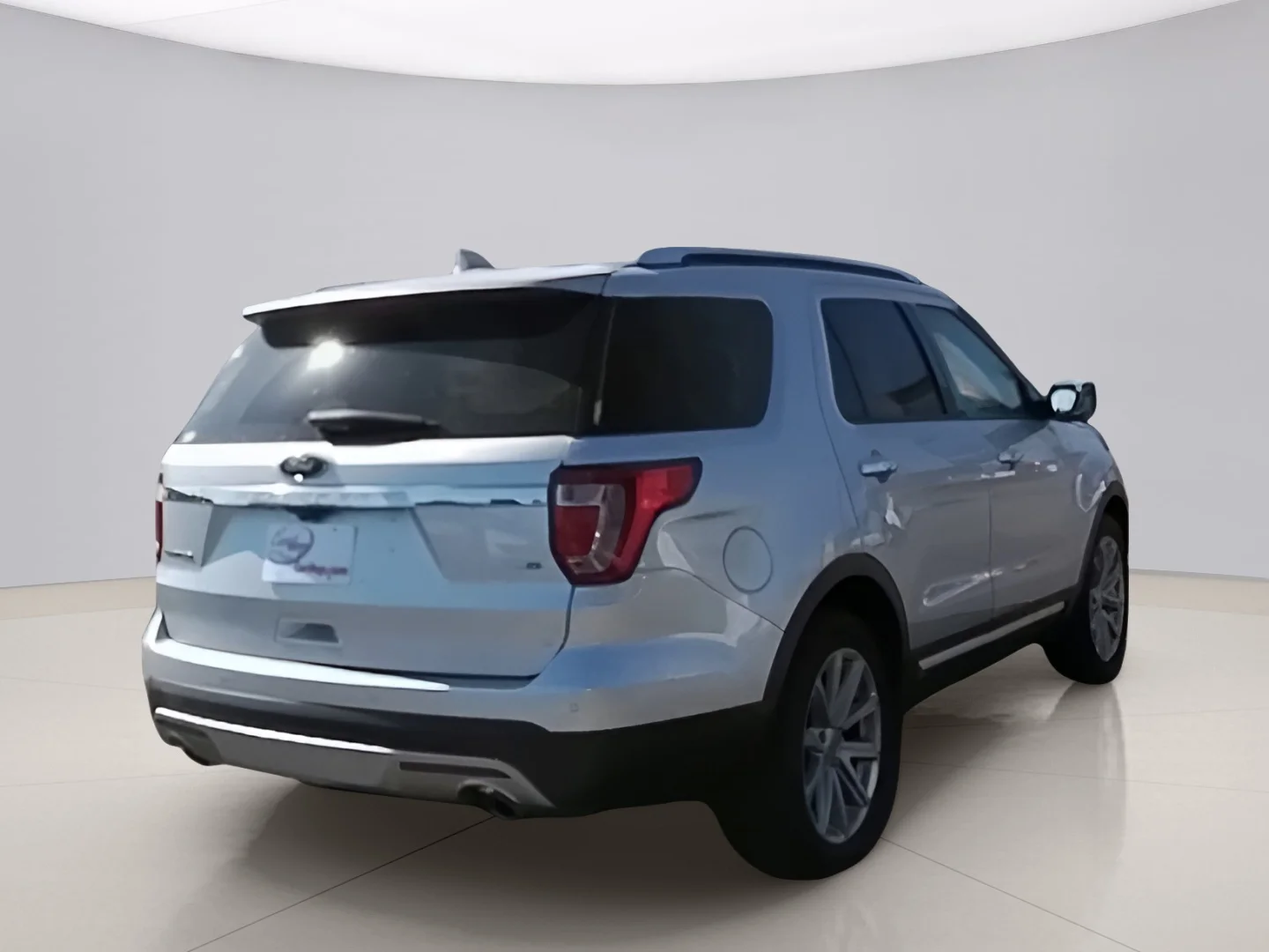 Used 2016 Silver Ford LIMITED image 8