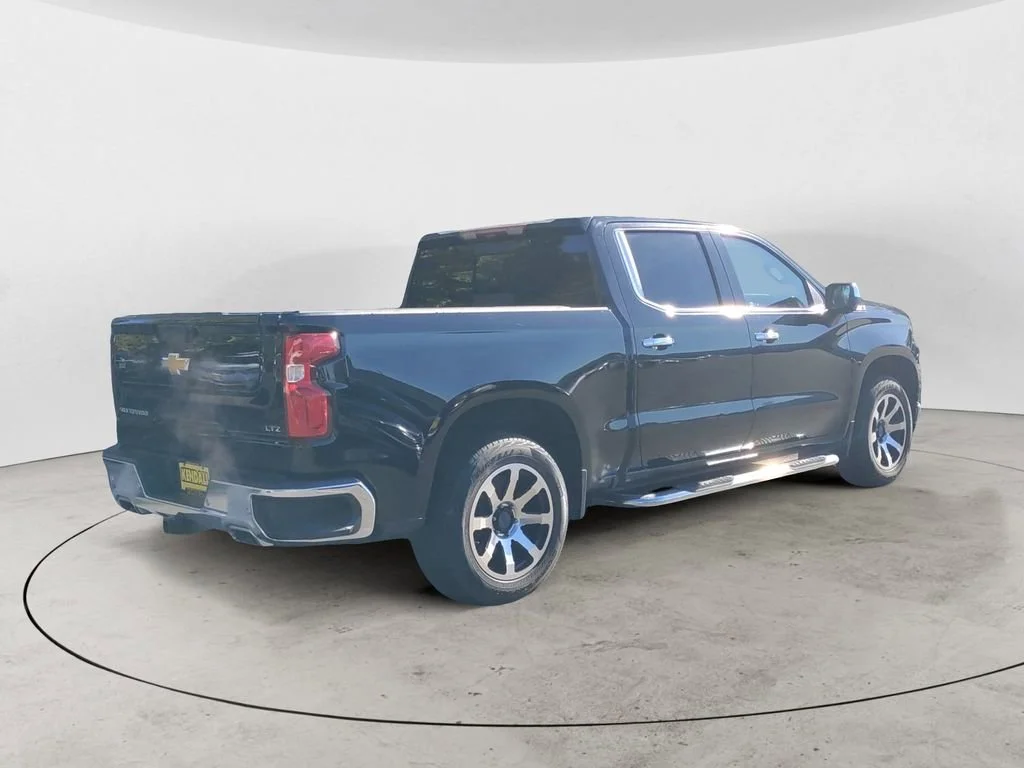 Used 2022 Black Chevrolet LTZ image 5