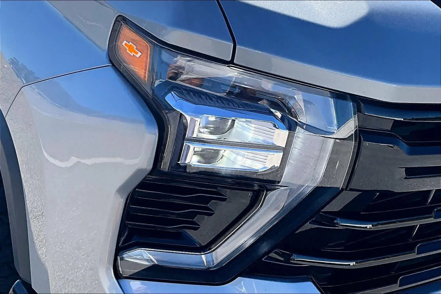 Used 2025 Sterling Gray Metallic Chevrolet LT image 28