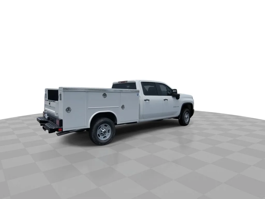 New 2026 Summit White Chevrolet WT image 8