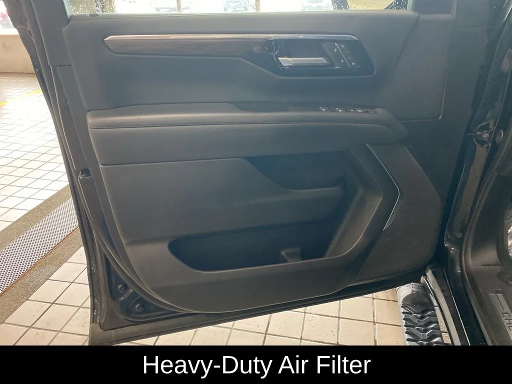 Used 2025 Black Chevrolet Z71 image 9