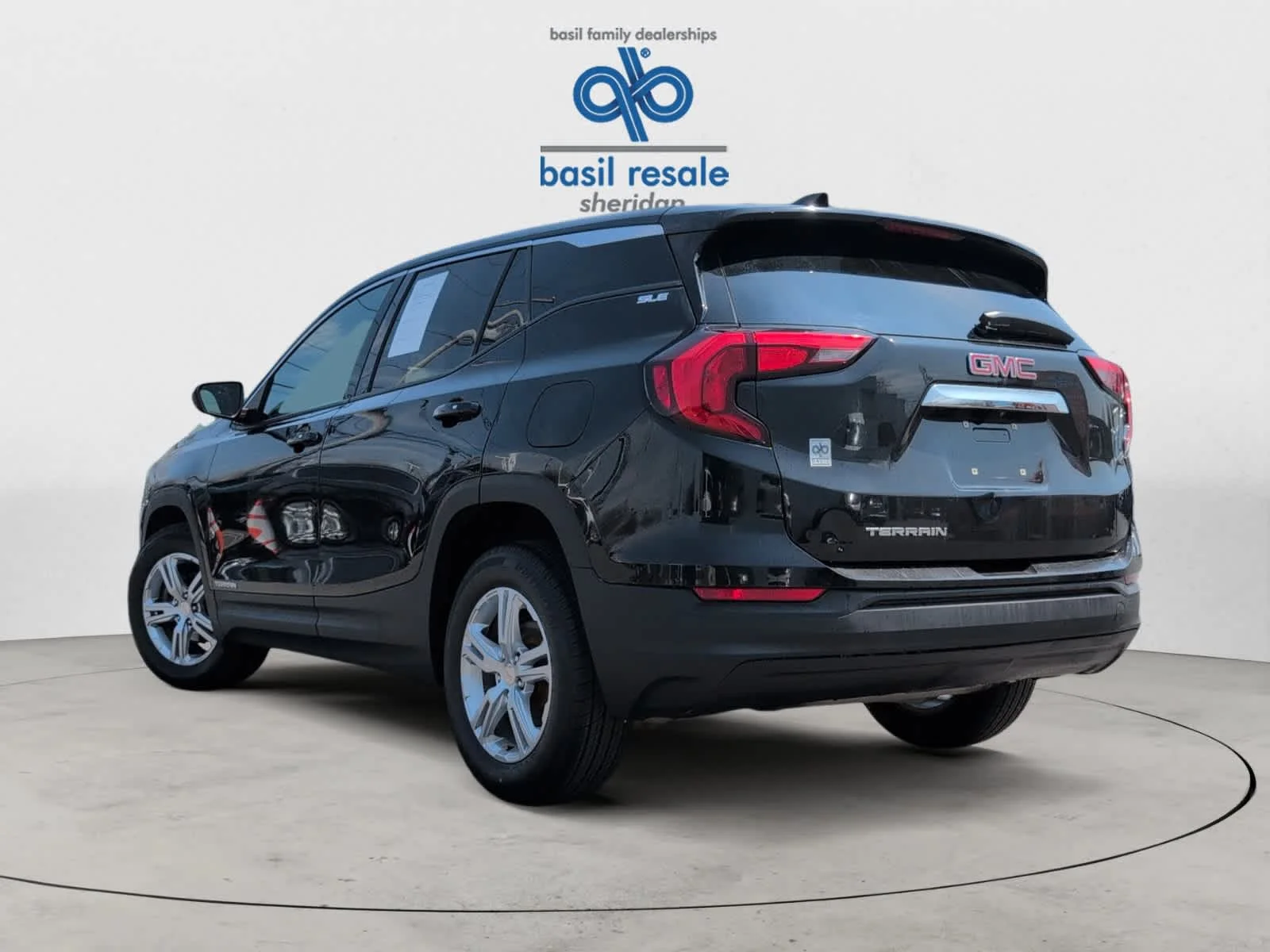 Used 2019 Ebony Twilight Metallic GMC SLE image 4