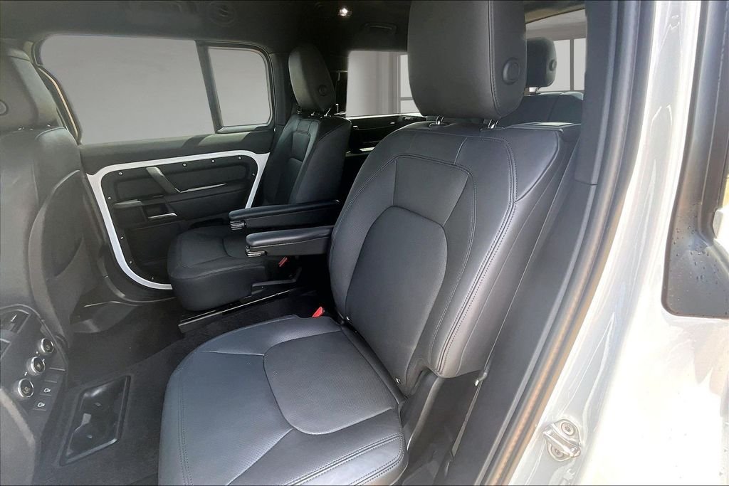 Certified Used 2025 Fuji White Land Rover X-Dynamic SE image 26