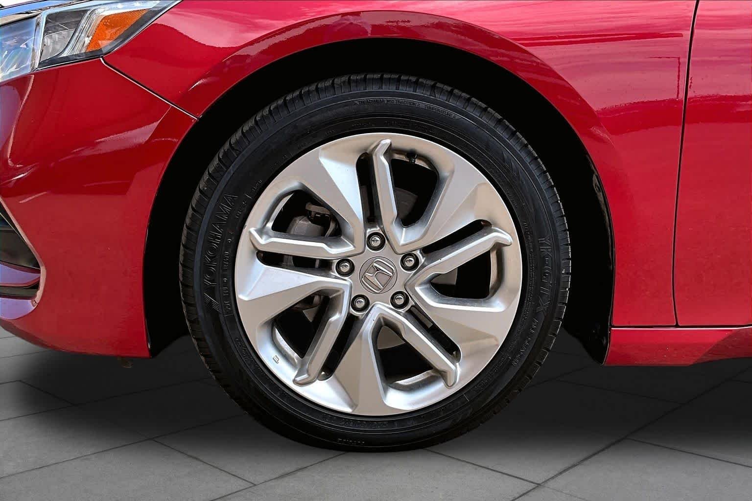 Used 2018 Radiant Red Metallic Honda LX 1.5T image 11