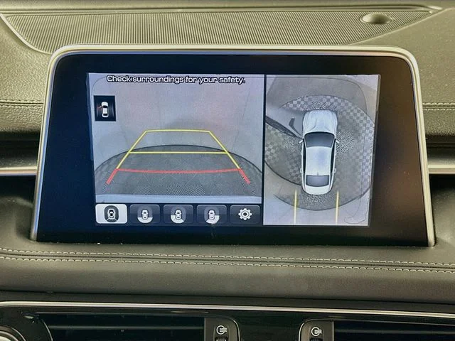 Used 2019 White Genesis 2.0T Advanced image 17