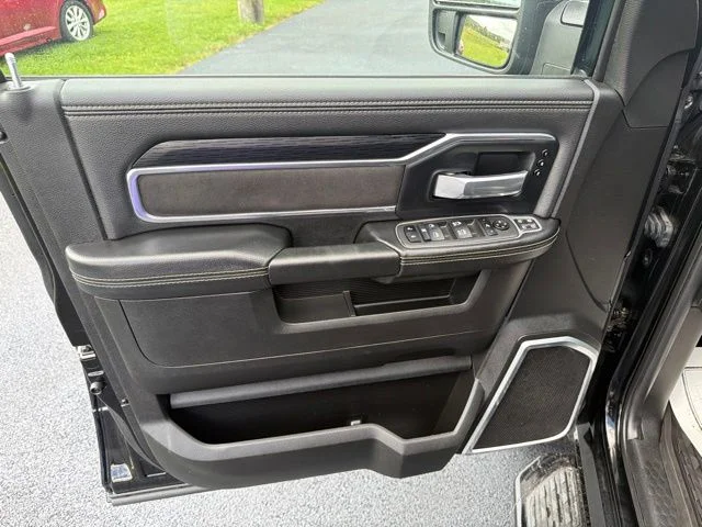 Used 2024 Black Ram Laramie image 16