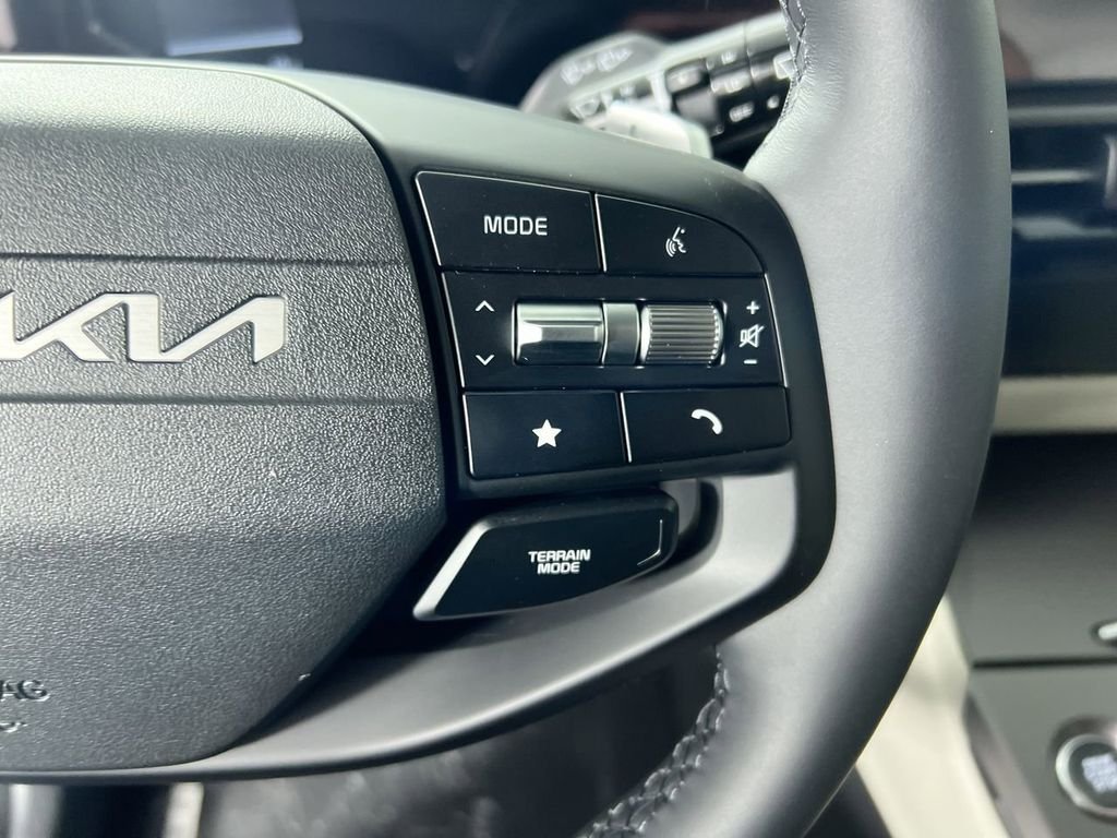 New 2026 Fusion Black Kia EX image 17