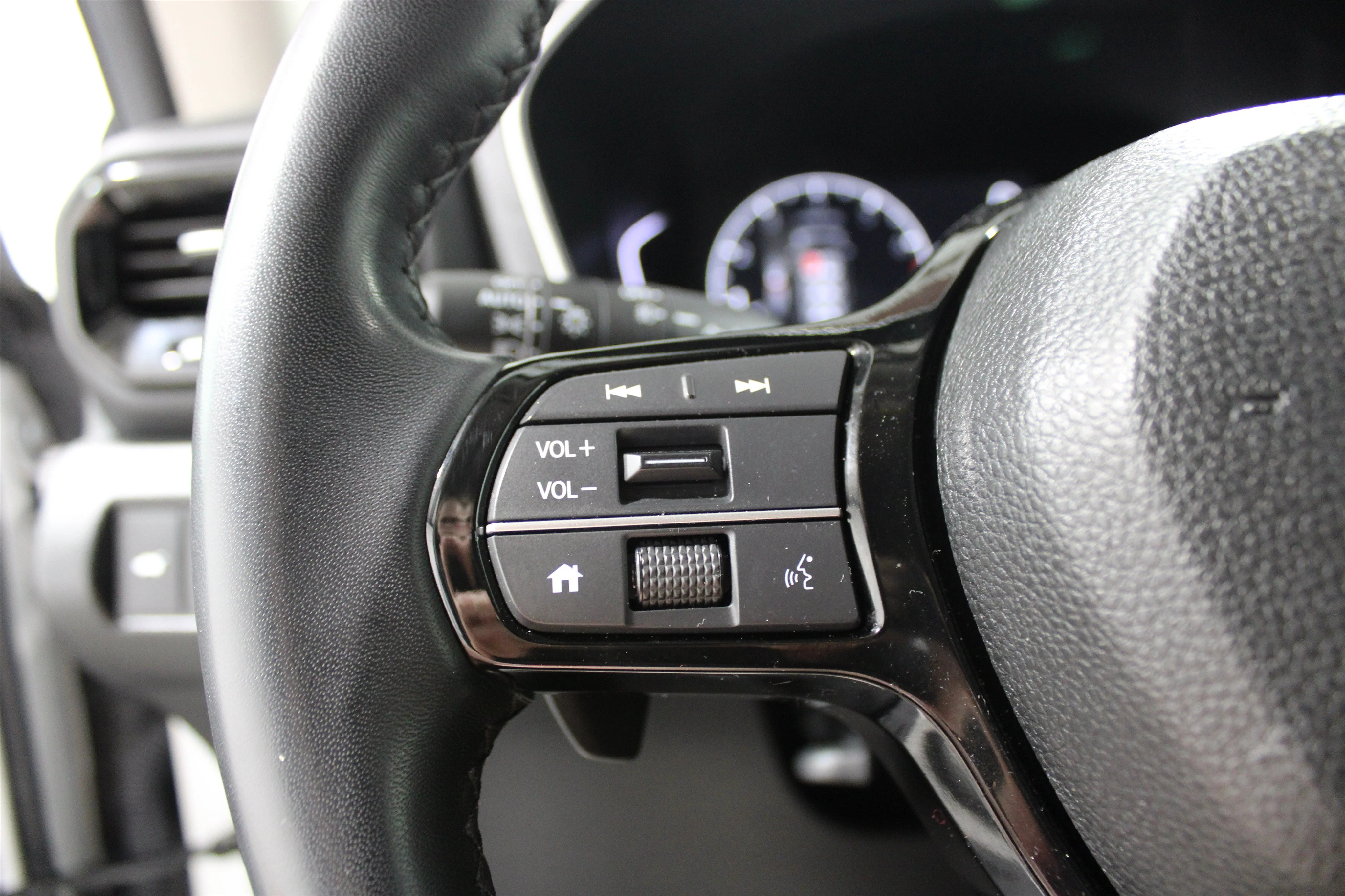 2025 Honda Pilot EX-L - Photo 10