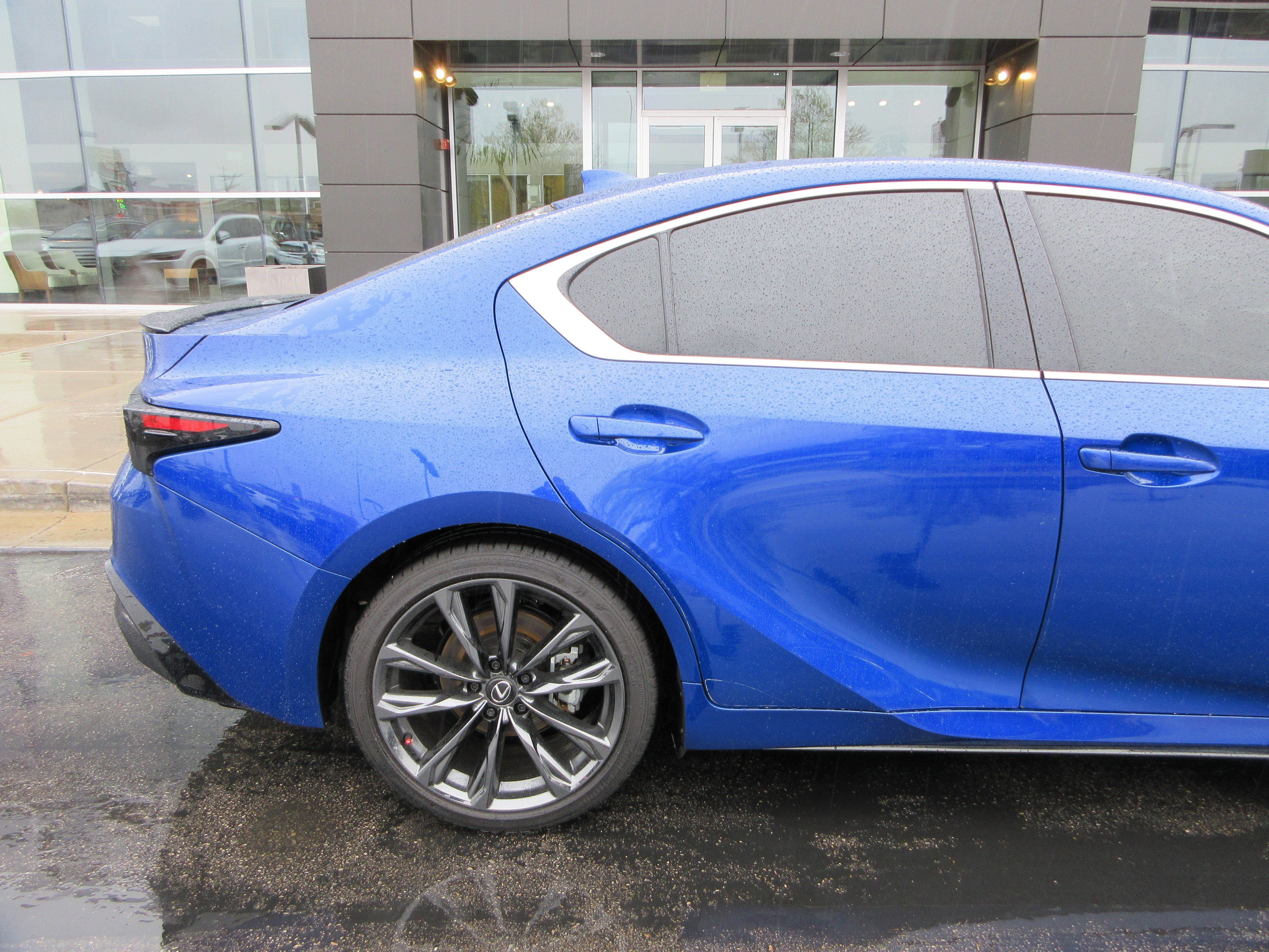2024 Lexus IS 350 F SPORT - Photo 11