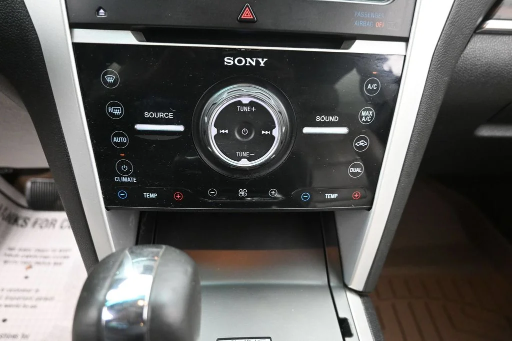 Used 2015 Red Ford Limited image 20