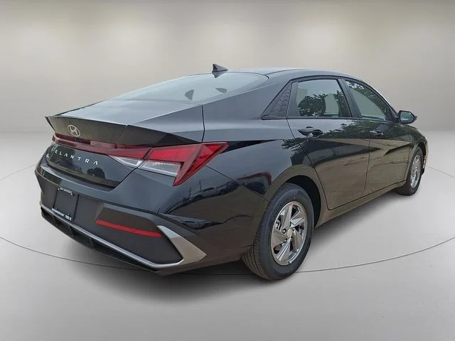New 2026 Black Hyundai SE image 7