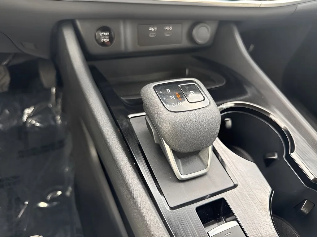Used 2024 White Nissan SV image 17