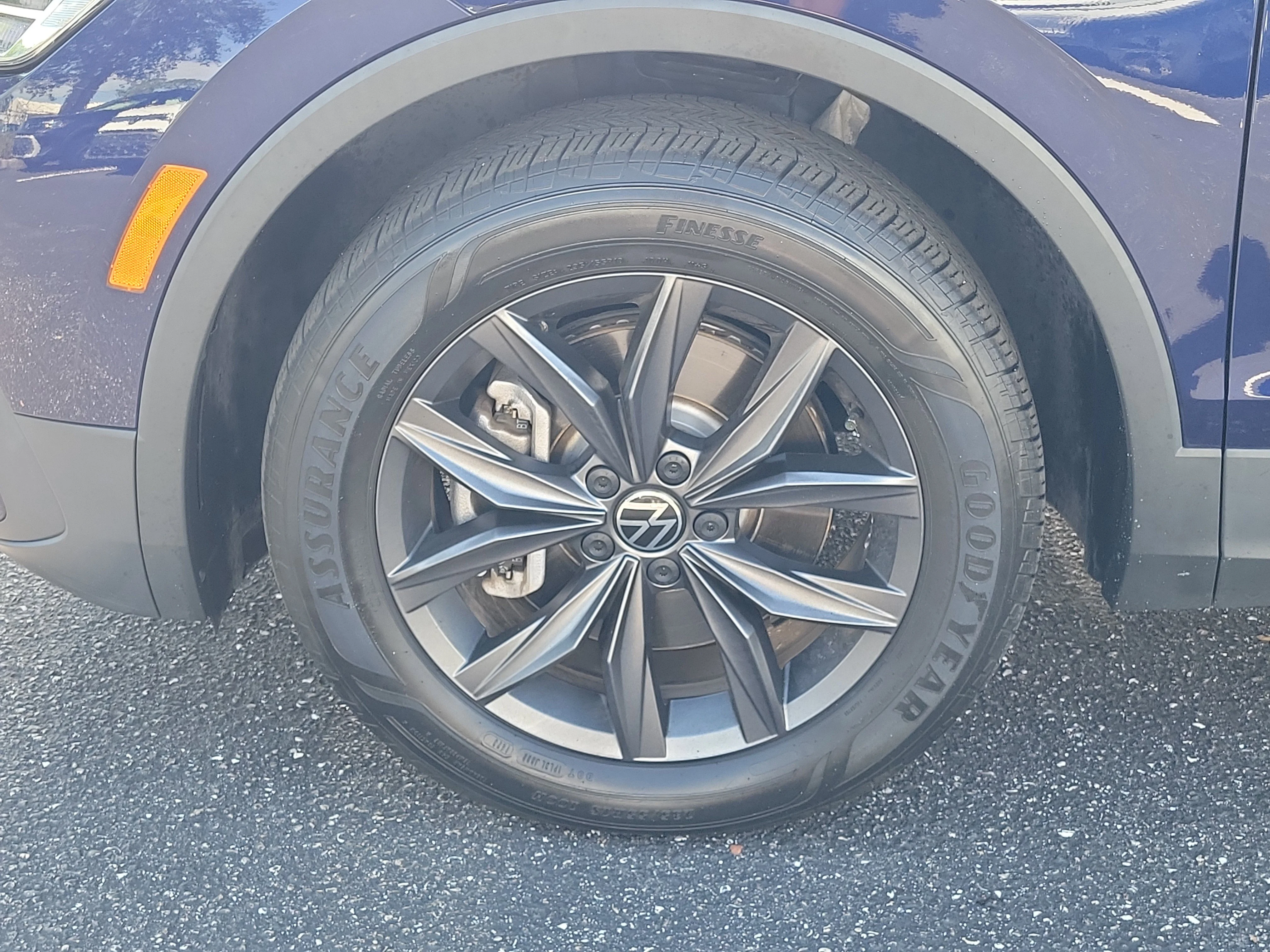 Certified Used 2023 Blue Volkswagen 2.0T SE image 29