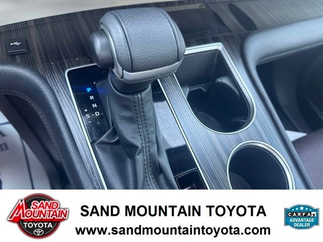 2023 Toyota Sienna Platinum - Photo 19