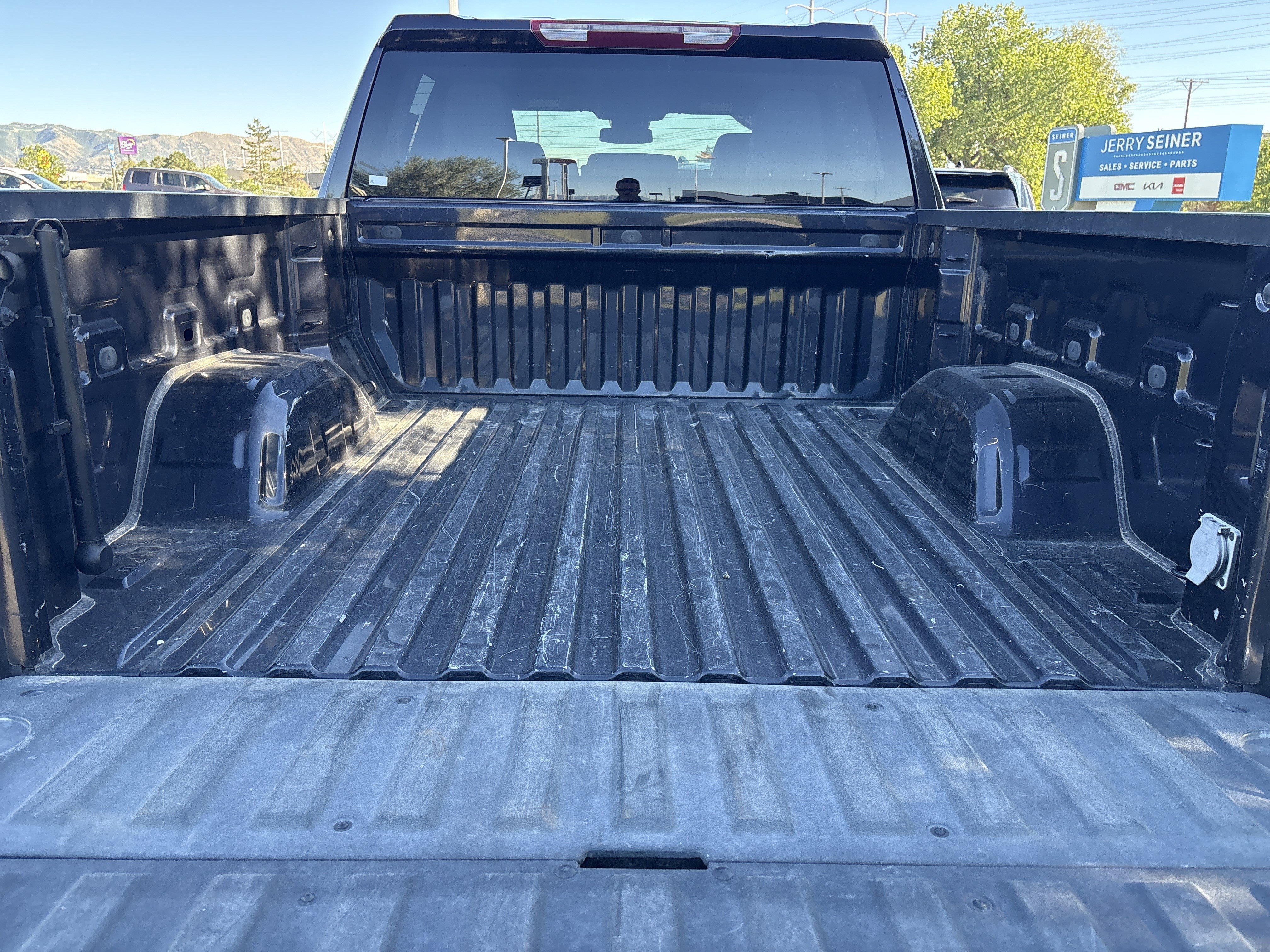 Used 2022 Titanium Rush Metallic GMC SLT image 11
